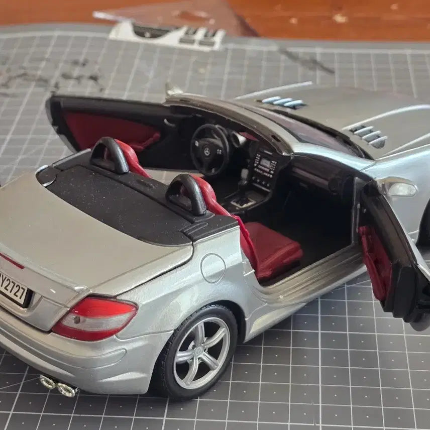 [BUNJANG] Mercedes-Benz SLK Silver Diecast Model / 벤츠 SLK 실버 다이캐스트 모형