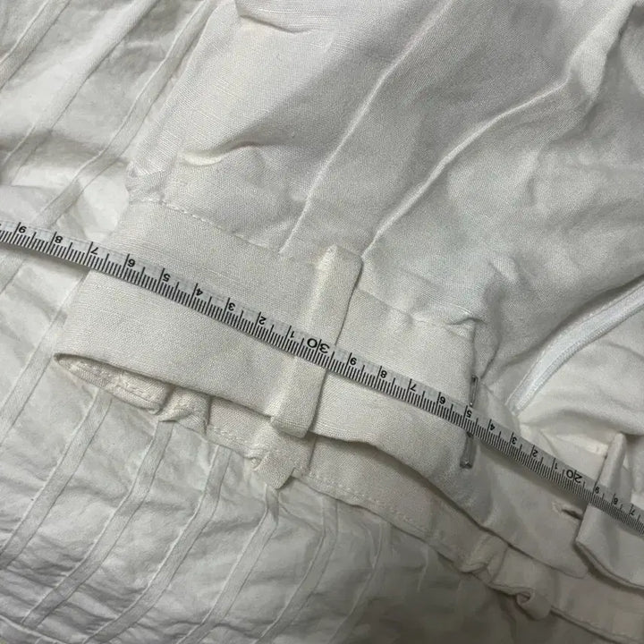 [BUNJANG] H&amp;M Linen White Tucked Tapered Pants / H&amp;M 린넨 화이트 핀턱 테이퍼드 팬츠