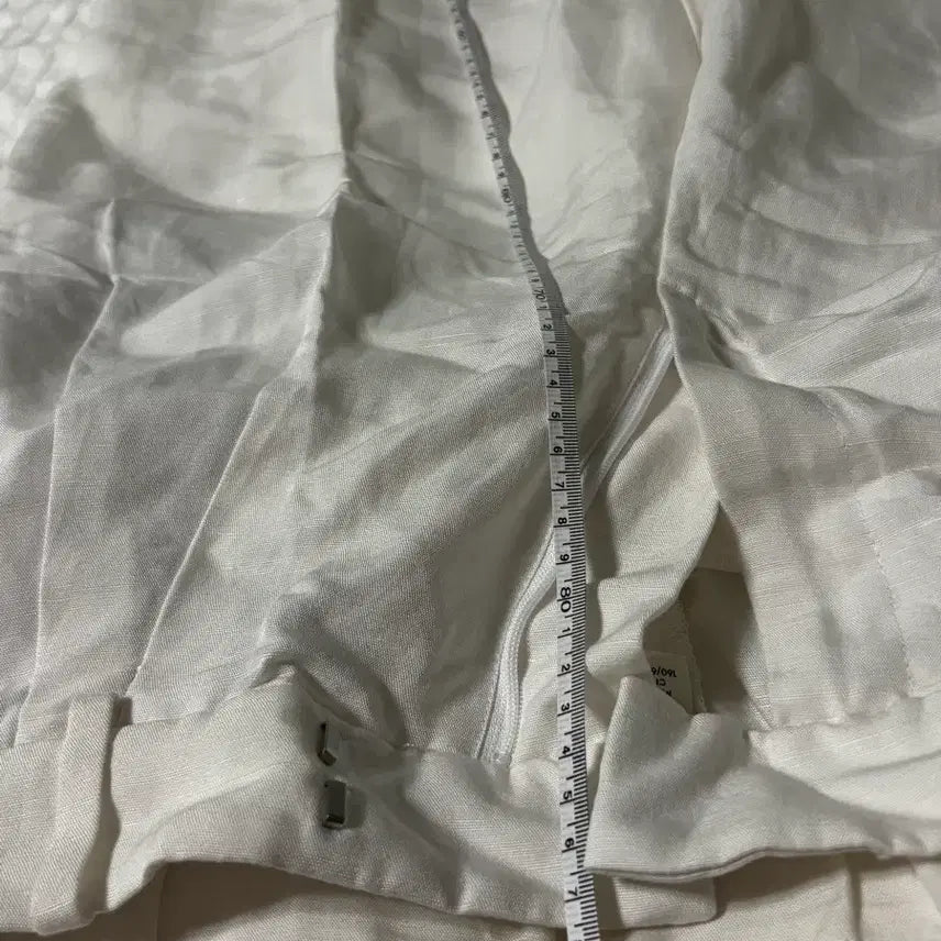 [BUNJANG] H&amp;M Linen White Tucked Tapered Pants / H&amp;M 린넨 화이트 핀턱 테이퍼드 팬츠