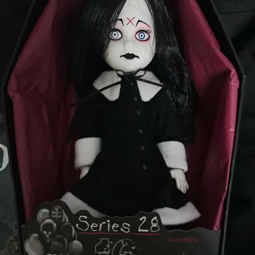 [SOLD OUT] 리빙데드돌 28기 스위트16 Sadie 인형 개봉