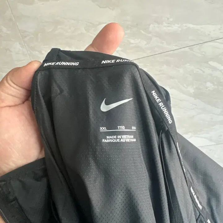 [BUNJANG] Nike Windbreaker Jacket / 나이키 바람막이 쌔거