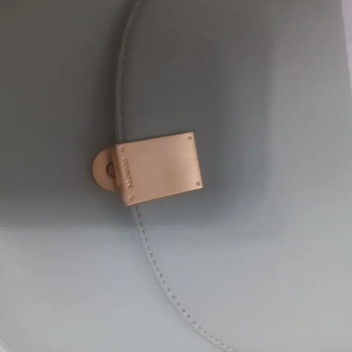 [BUNJANG] Couronne Tiffin Top Handle Crossbody Bag - Light Khaki / 쿠론 티핀 탑핸들 크로스백. 라이트카키