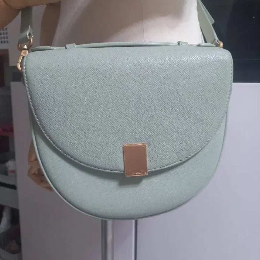 [BUNJANG] Couronne Tiffin Top Handle Crossbody Bag - Light Khaki / 쿠론 티핀 탑핸들 크로스백. 라이트카키