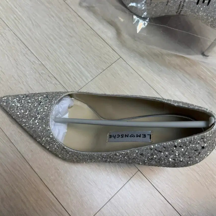 [BUNJANG] LeMonShow Glitter Wedding Shoes Vanilla 230 / 르몽쉐 글리터 웨딩슈즈 바닐라 230 (정사이즈 235)