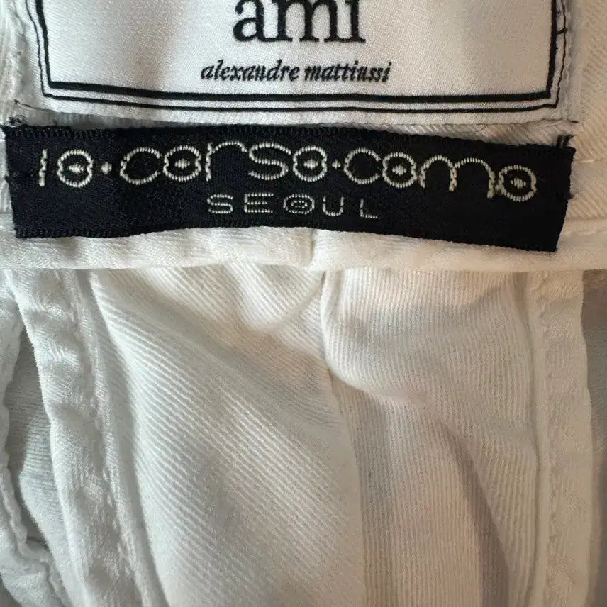 [SOLD OUT] 아미 화이트 로고 코튼 반바지 (32~33)