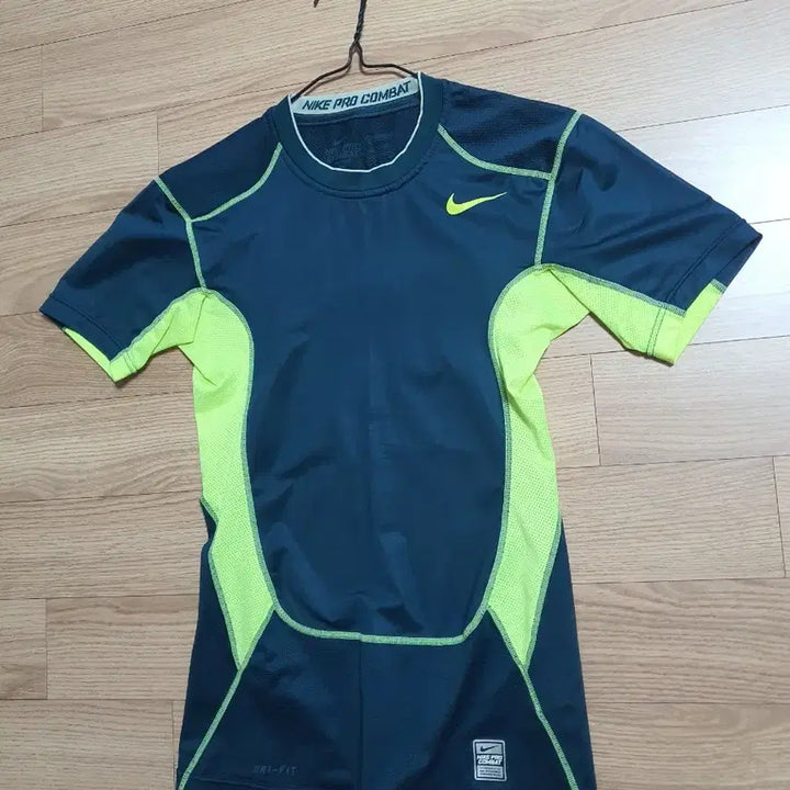 [BUNJANG] Nike Pro Combat 95 Early Model Top / 나이키 프로 컴벳 95(M), 초창기 모델