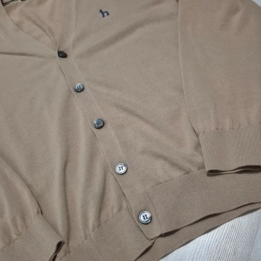 [BUNJANG] Hazzys Cotton V-Neck Beige Cardigan / 헤지스 강연 코튼 브이넥 베이지색 가디건