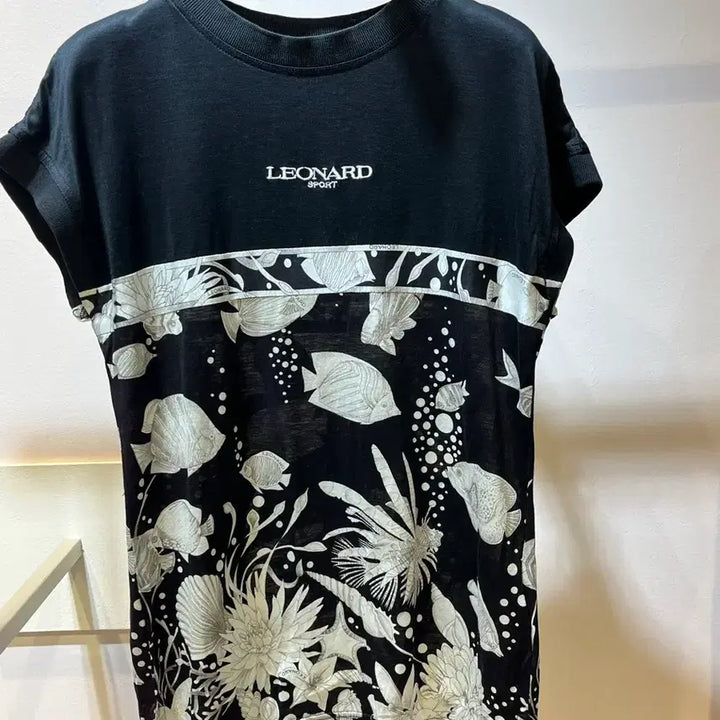 [SOLD OUT] 레오나드 탑