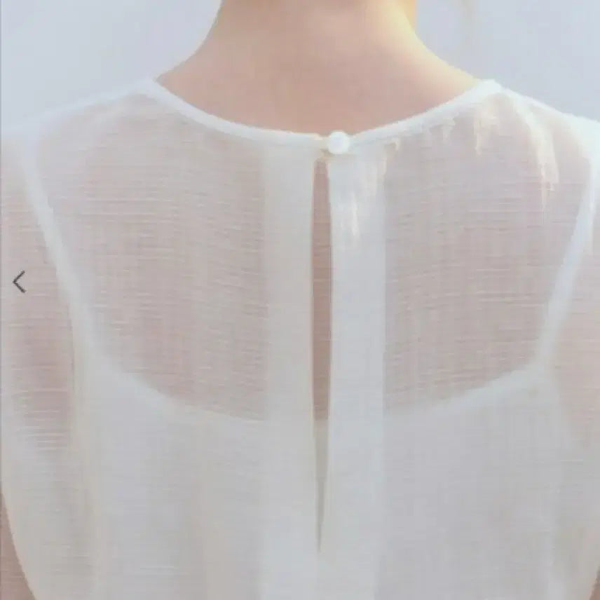 [BUNJANG] SIE Sheer Slit Blouse Pearl Cream / SIE 시에 넬 시어 슬릿 블라우스 펄크림