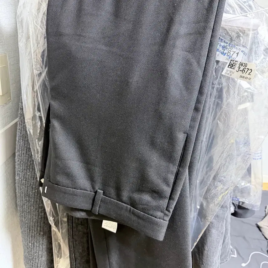 [SOLD OUT] (5)26년 포터리 울테이퍼드 팬츠 블랙
