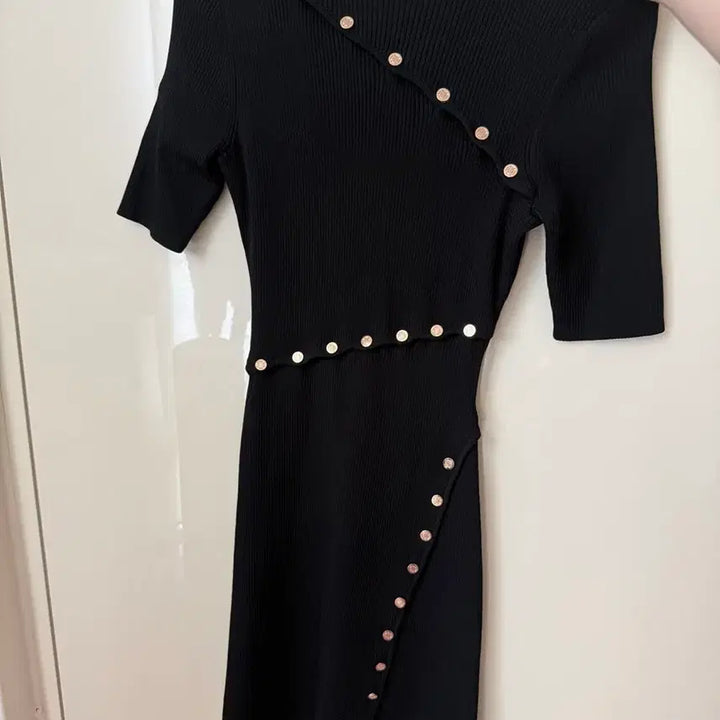 [BUNJANG] Black Gold Button Knit Dress / 블랙 금장 버튼 니트 원피스