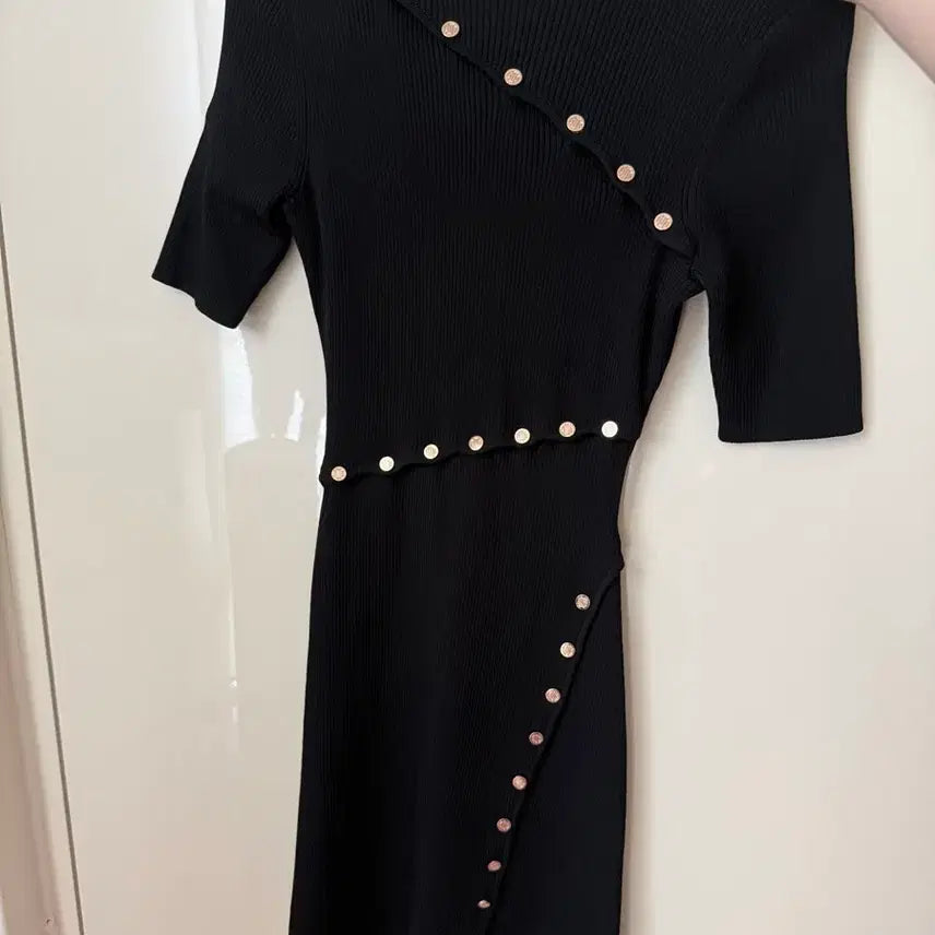 [BUNJANG] Black Gold Button Knit Dress / 블랙 금장 버튼 니트 원피스