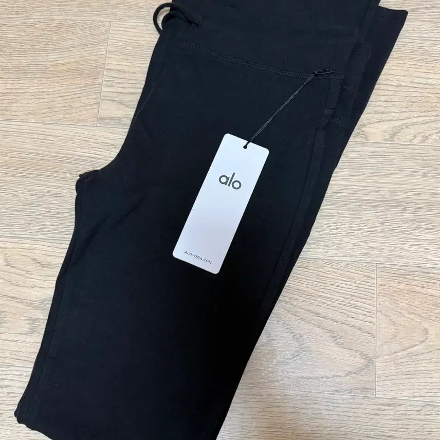 [BUNJANG] alo Sway Bootcut Sweatpants / alo 알로 요가 스웨이 부츠컷 스웻팬츠 블랙