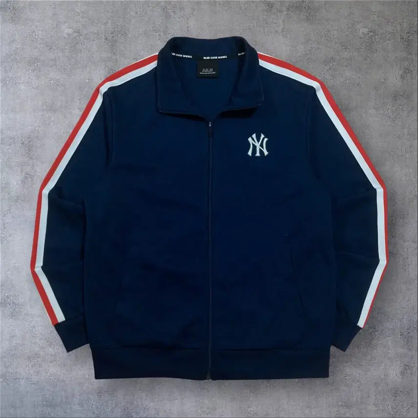 [SOLD OUT] MLB 뉴욕양키스 스몰 로고 사이드 라인 네이비 트랙탑