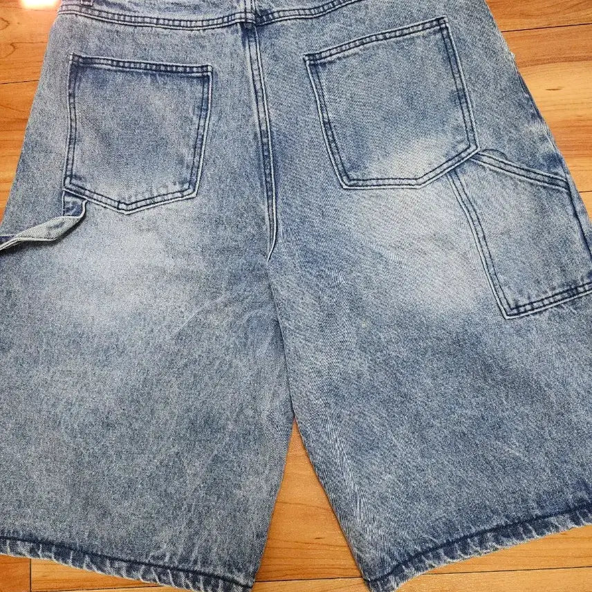 [BUNJANG] Dimitri Black Denim Bermuda Shorts Light Blue / 디미트리블랙 데님 버뮤다 팬츠 라이트블루 4사이즈 34~36