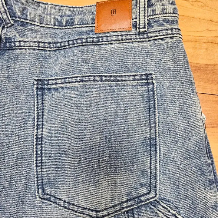 [BUNJANG] Dimitri Black Denim Bermuda Shorts Light Blue / 디미트리블랙 데님 버뮤다 팬츠 라이트블루 4사이즈 34~36