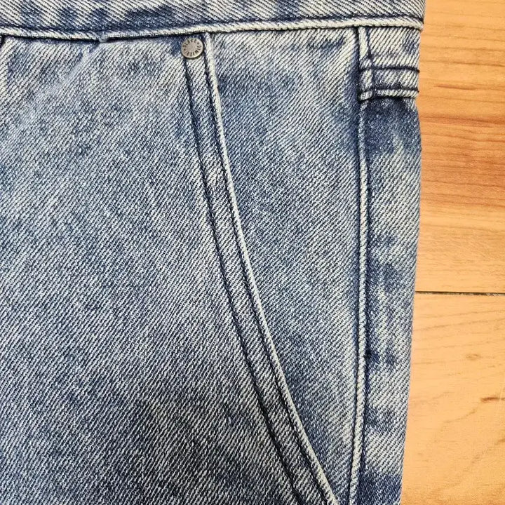 [BUNJANG] Dimitri Black Denim Bermuda Shorts Light Blue / 디미트리블랙 데님 버뮤다 팬츠 라이트블루 4사이즈 34~36