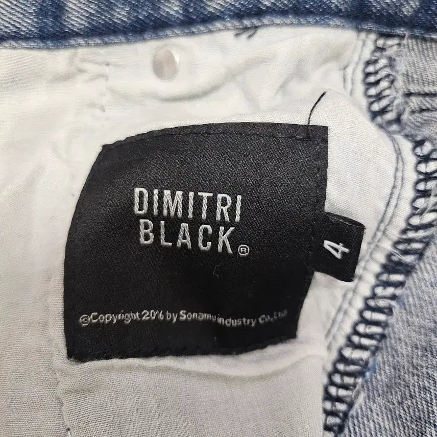 [BUNJANG] Dimitri Black Denim Bermuda Shorts Light Blue / 디미트리블랙 데님 버뮤다 팬츠 라이트블루 4사이즈 34~36
