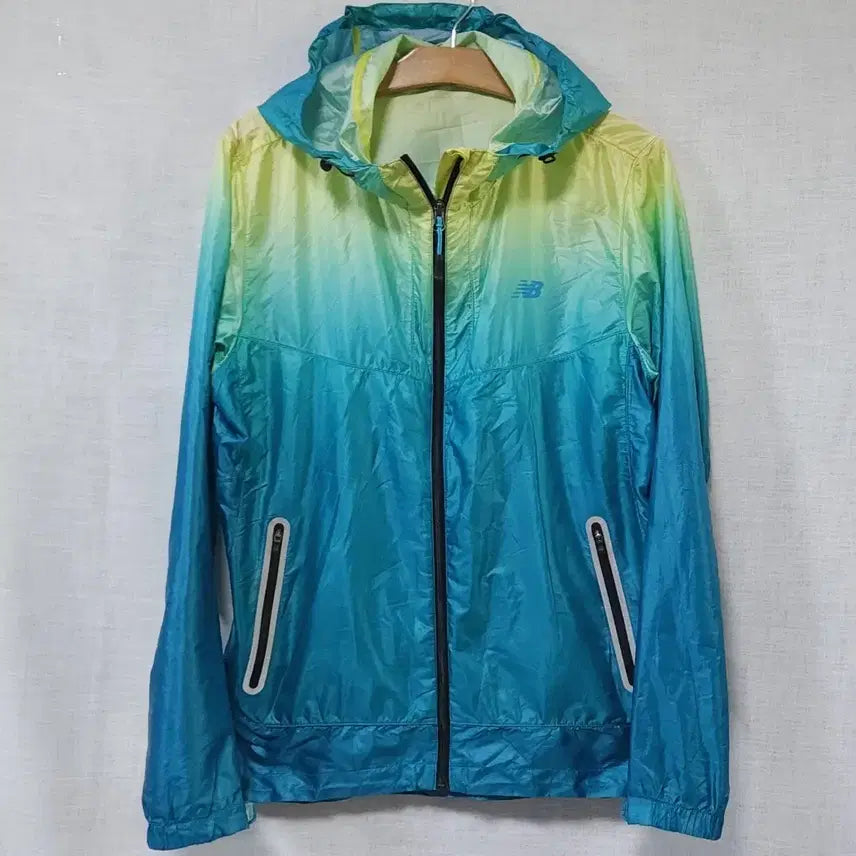 [SOLD OUT] 뉴발란스 정품 런닝 여름 한겹 바람막이 자켓 달리기 점퍼 95
