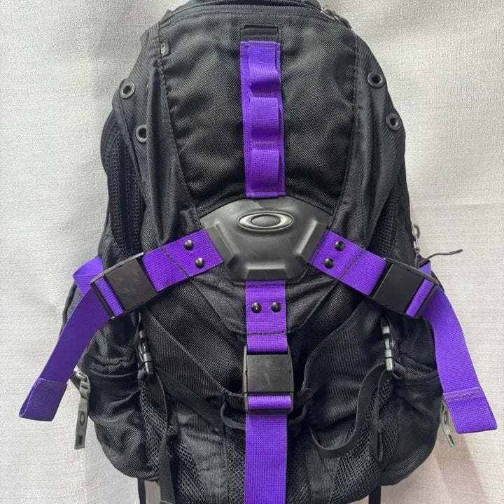 [BUNJANG] Oakley Icon Pack 3.0 Black/Purple Backpack / 오클리 아이콘 팩 3.0 블랙/퍼플 백팩