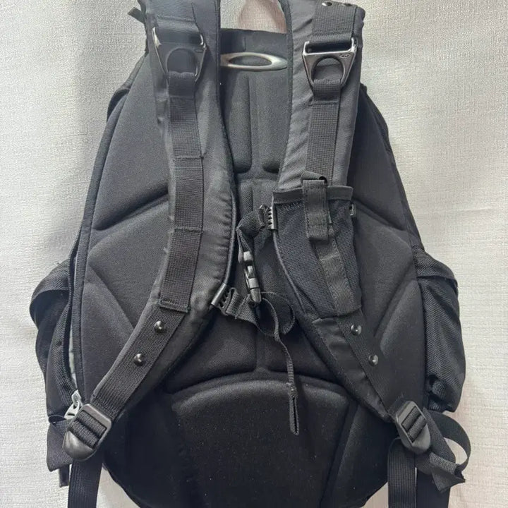 [BUNJANG] Oakley Icon Pack 3.0 Black/Purple Backpack / 오클리 아이콘 팩 3.0 블랙/퍼플 백팩