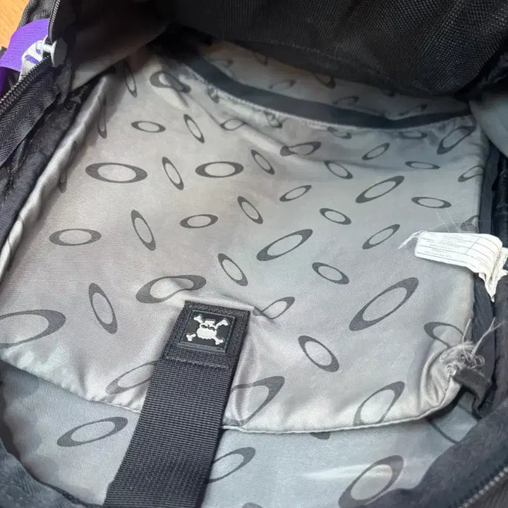 [BUNJANG] Oakley Icon Pack 3.0 Black/Purple Backpack / 오클리 아이콘 팩 3.0 블랙/퍼플 백팩
