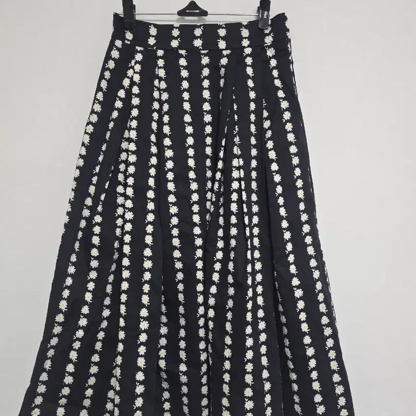 [BUNJANG] MAJE Daisy Flower Button Long Skirt / 마쥬 MAJE 데이지 플라워 버튼 롱 스커트 네이비 1사이즈