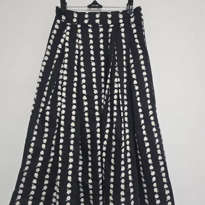 [BUNJANG] MAJE Daisy Flower Button Long Skirt / 마쥬 MAJE 데이지 플라워 버튼 롱 스커트 네이비 1사이즈