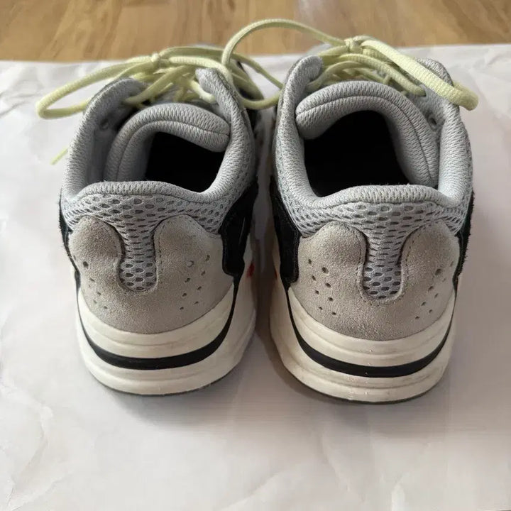 [SOLD OUT] 아디다스 이지부스트 700 OG 웨이브러너 2019 265