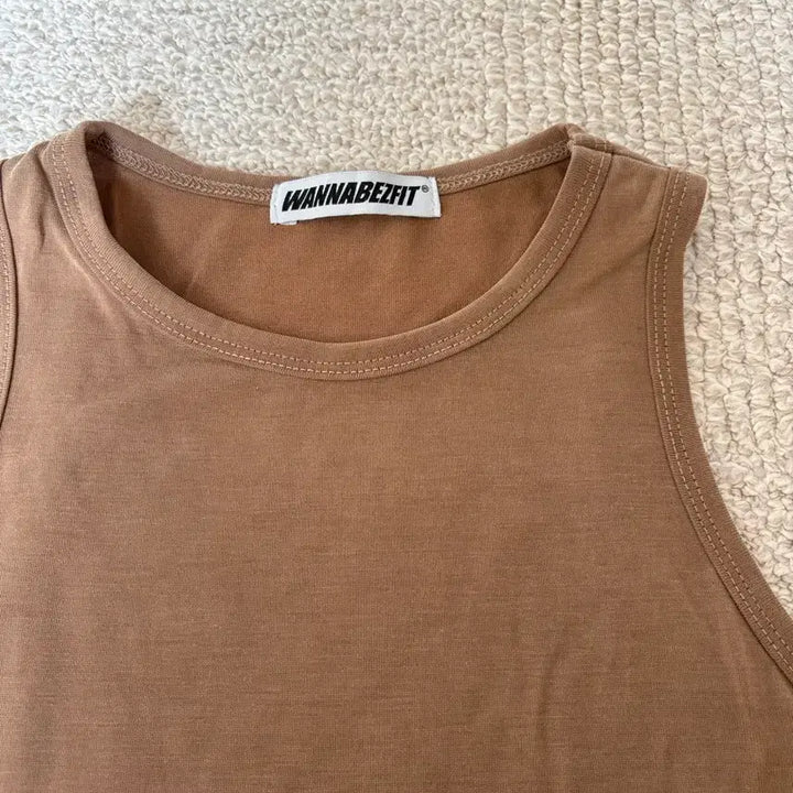 [BUNJANG] WANNABEES Regular Crop Tank Top (Beige, Mocha) / 워너비즈 레귤러 크롭 나시(베이지,모카)