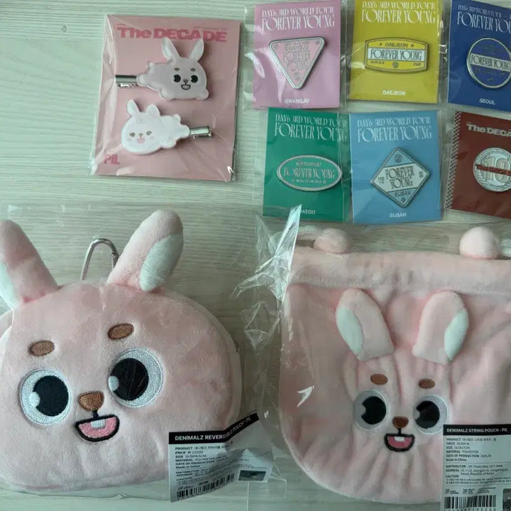 [BUNJANG] NMIXX Denimals Reversible Pouch Hairpin Badge Bundle Set / 데니멀즈 굿즈 리버서블,파우치,헤어핀,뱃지 일괄판매(원가양도 미개봉)