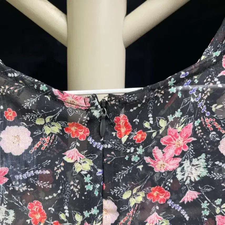 [SOLD OUT] 비지트인뉴욕 포인트 슬림핏 블라우스