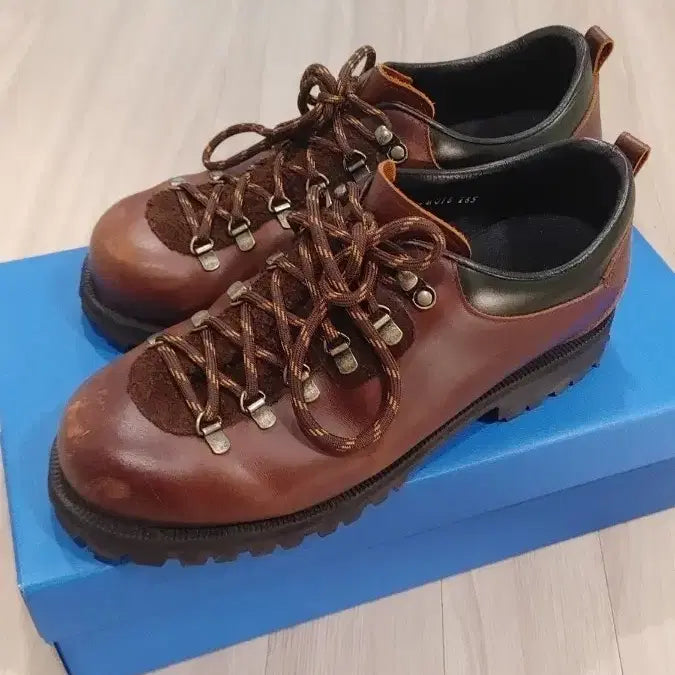 [BUNJANG] Romantic Move Hiking Boots (Size 265) / 로맨틱무브 마운틴슈즈 하이킹 부츠 265