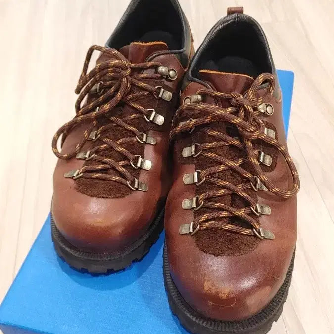 [BUNJANG] Romantic Move Hiking Boots (Size 265) / 로맨틱무브 마운틴슈즈 하이킹 부츠 265