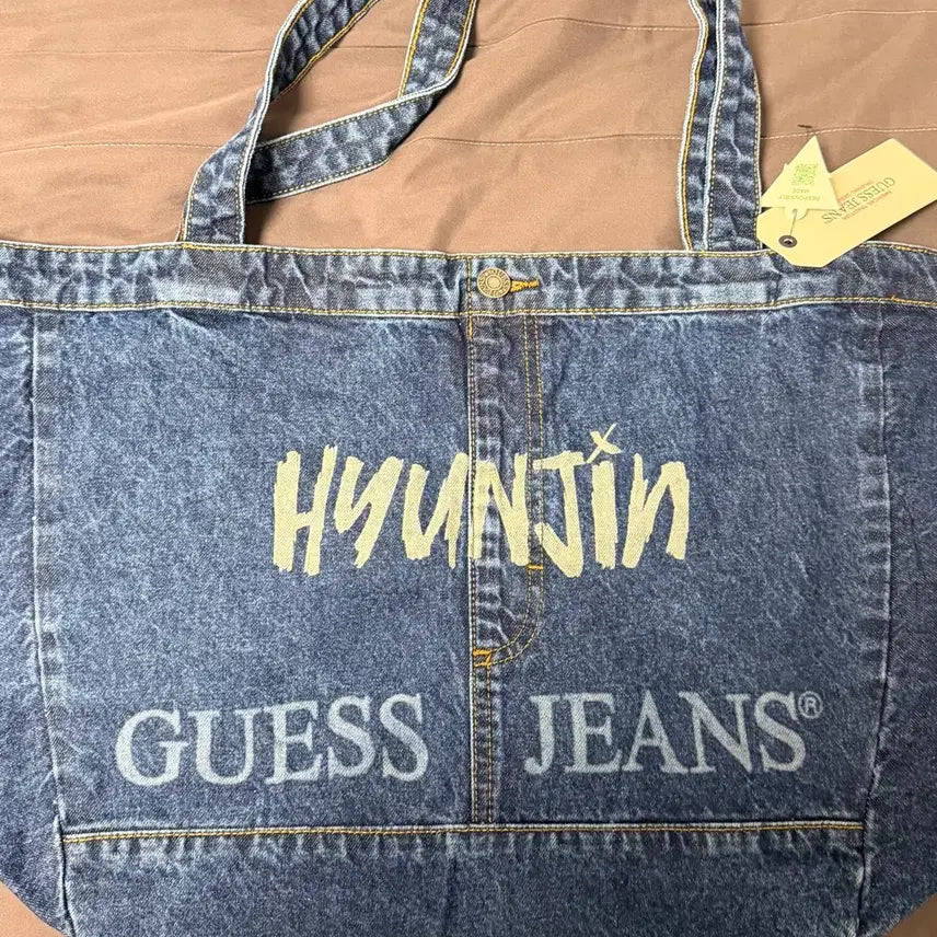 [SOLD OUT] 게스 팝업 현진이 각인 토트백