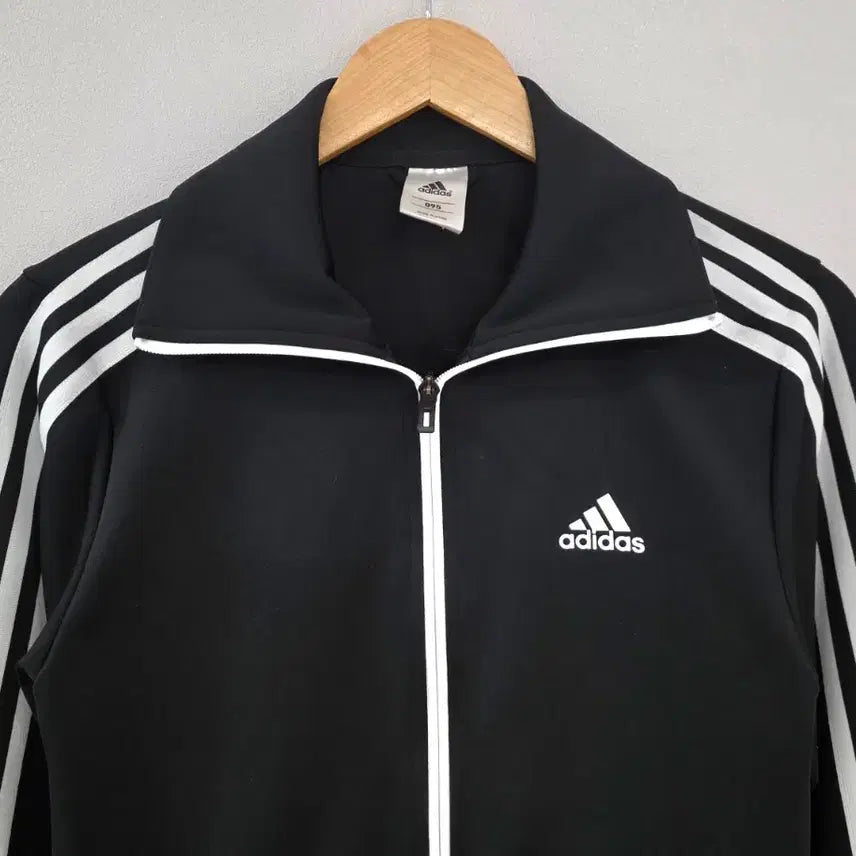 [BUNJANG] Adidas Three-Stripe Track Jacket Black (Size 95) / 아디다스 삼선 트랙 자켓 블랙 95
