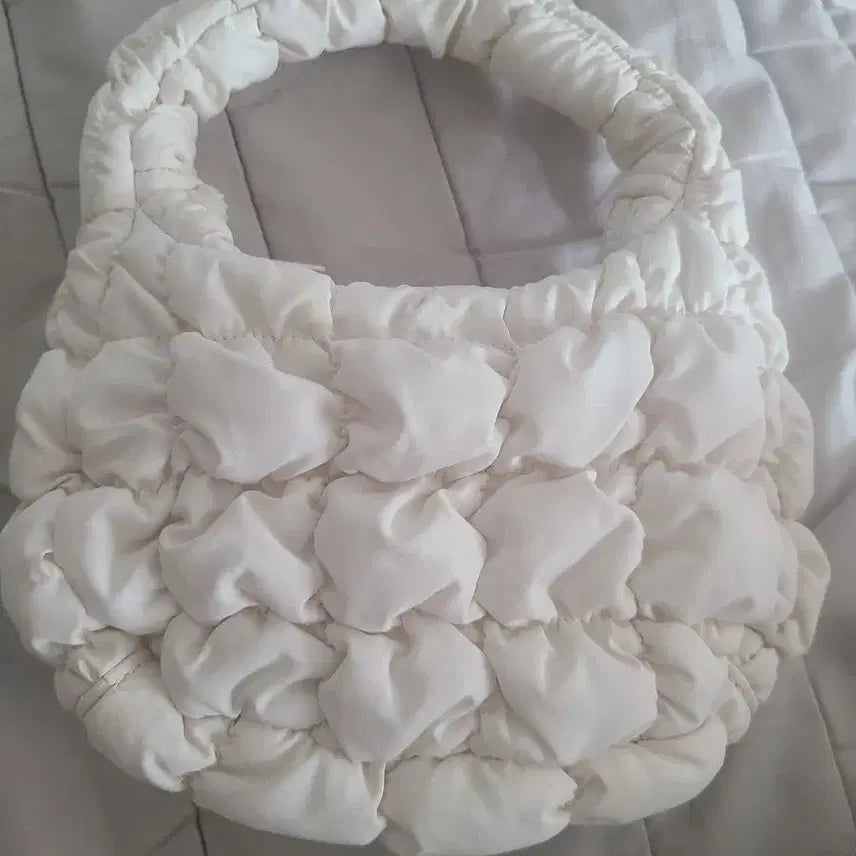 [BUNJANG] COS Micro Mini Quilted Cloud Bag / COS 마이크로미니퀼팅 누빔 구름백