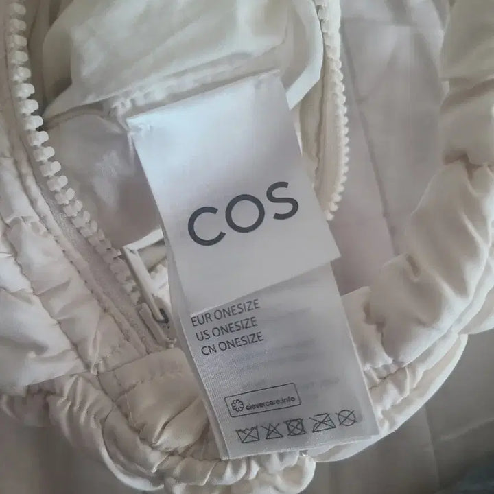 [BUNJANG] COS Micro Mini Quilted Cloud Bag / COS 마이크로미니퀼팅 누빔 구름백