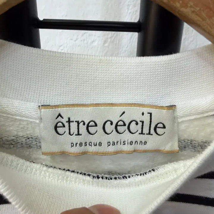 [BUNJANG] Etre Cecile Striped Pattern Sweatshirt / 정품) 에뜨르 세실 스트라이프 패턴 맨투맨 S