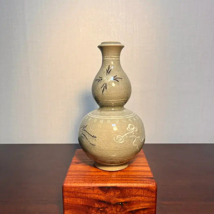 [SOLD OUT] 고려청자 운학문 호리병