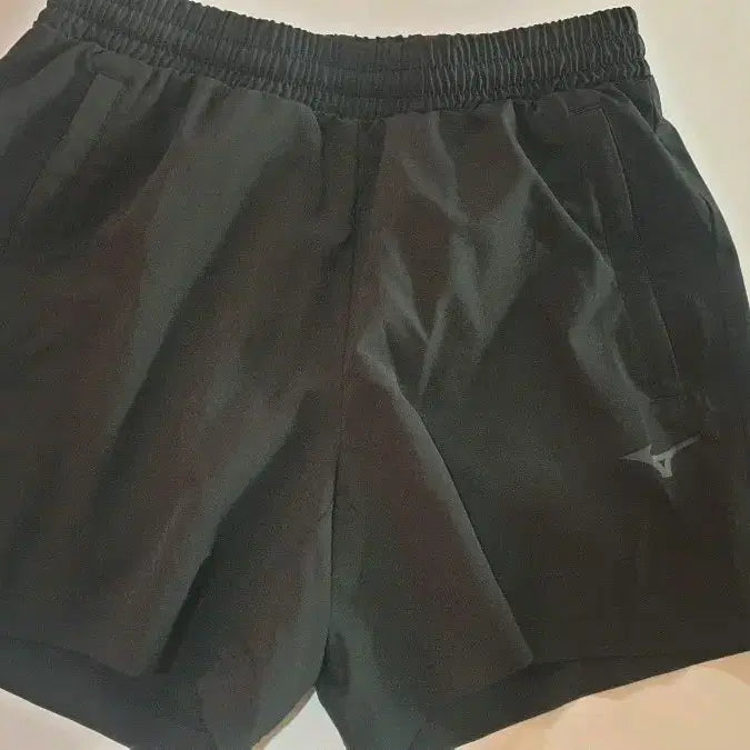 [BUNJANG] Mizuno Black Woven Shorts / 미즈노 블랙 3부 우븐 반바지