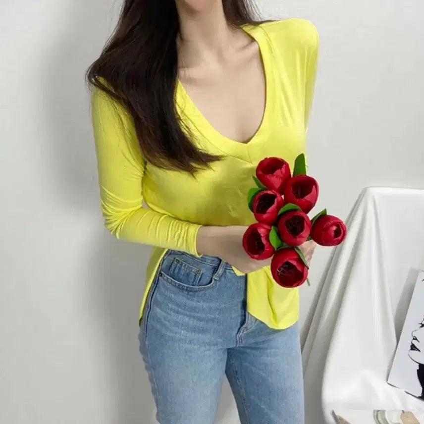 [BUNJANG] V-Neck Long Sleeve T-Shirt - Fluorescent Yellow / 브이넥 긴팔 티셔츠 형광 노랑