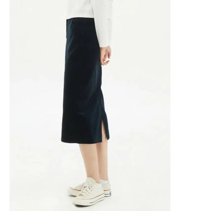[SOLD OUT] 단종 새상품) 탑텐 코듀로이 밴딩 뒷트임 미디/h라인 롱스커트 네이비