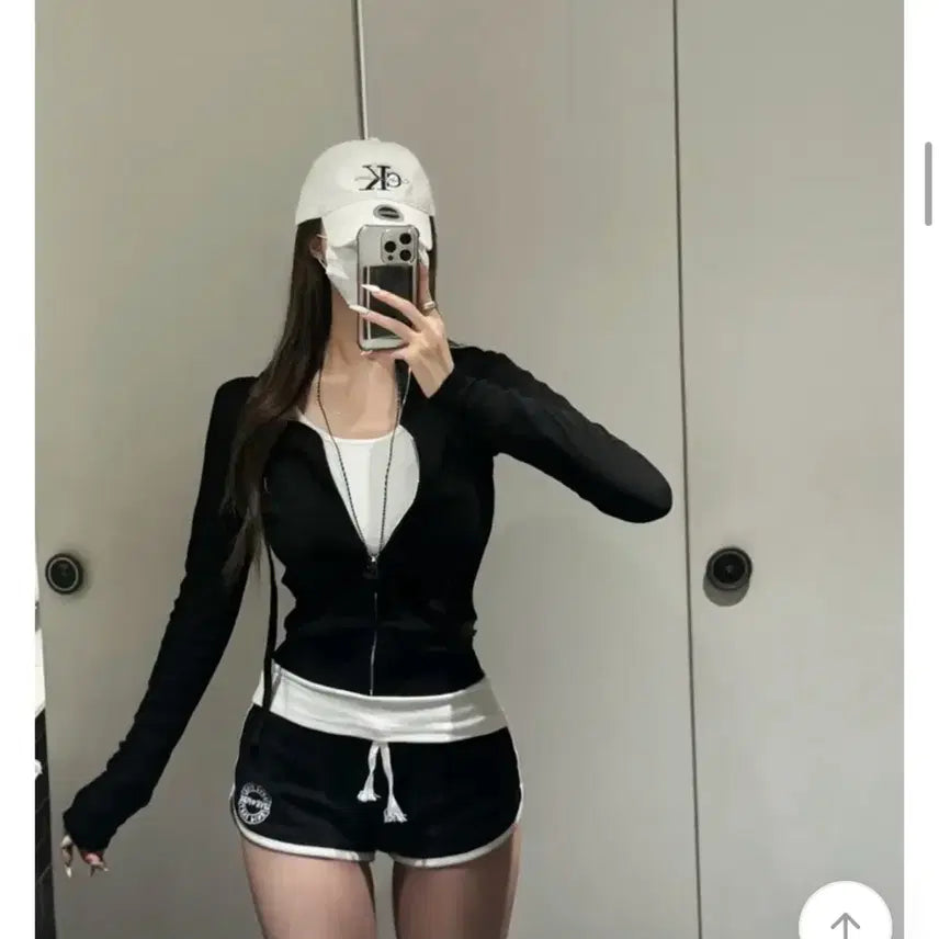 [SOLD OUT] 뉴앤비 크롭 후드집업