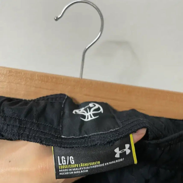 [SOLD OUT] 32-33 언더아머 기능성 스판 밴딩 반바지 정품