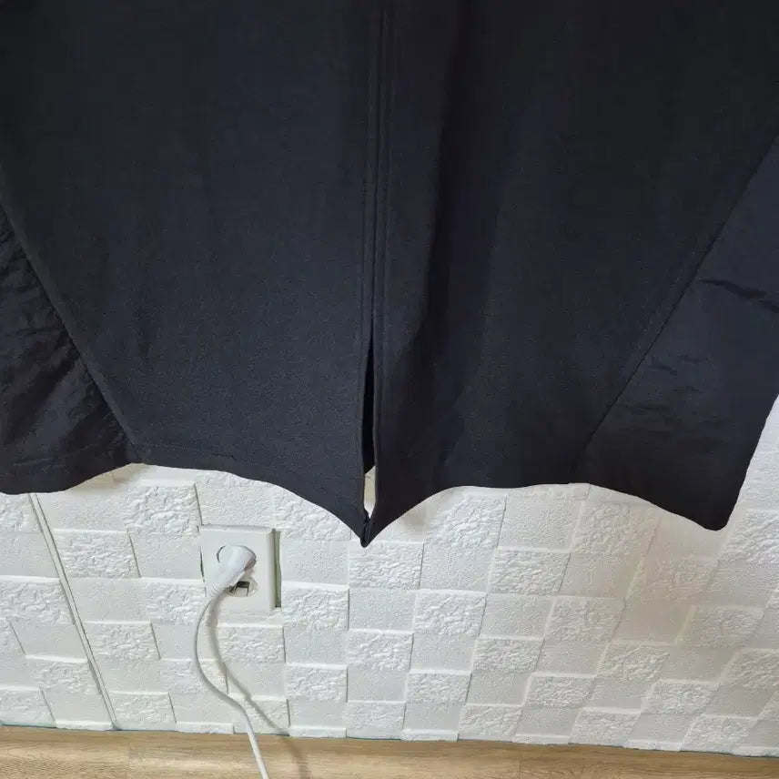 [BUNJANG] Black Koi Hooded Midi Dress / 잉어 후드원피스