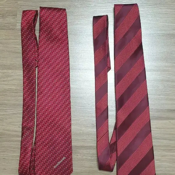[BUNJANG] Koryo University Burgundy Tie Set / 고려대 넥타이 2종 (니꼴레뜨/스트라이프)
