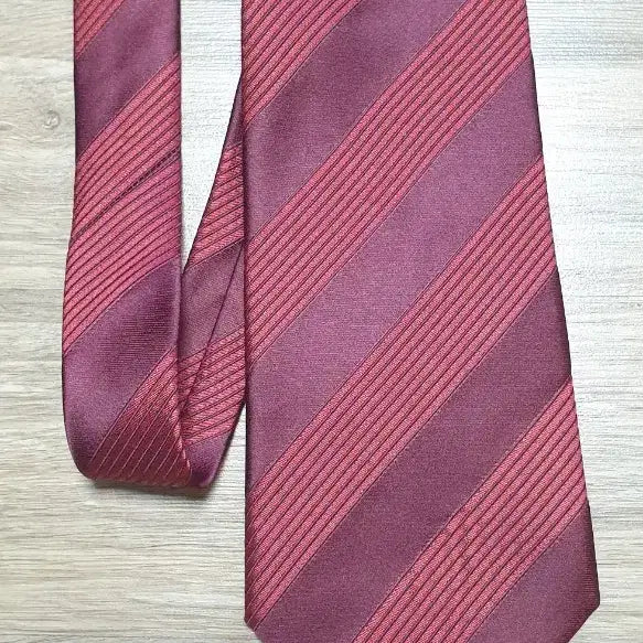[BUNJANG] Koryo University Burgundy Tie Set / 고려대 넥타이 2종 (니꼴레뜨/스트라이프)