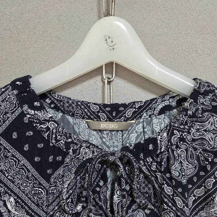 [BUNJANG] BCBG Paisley Blouse / BCBG 페이즐리무늬 블라우스 55
