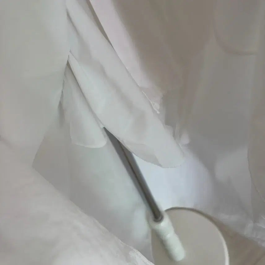 [SOLD OUT] 화이트 플레어 스커트